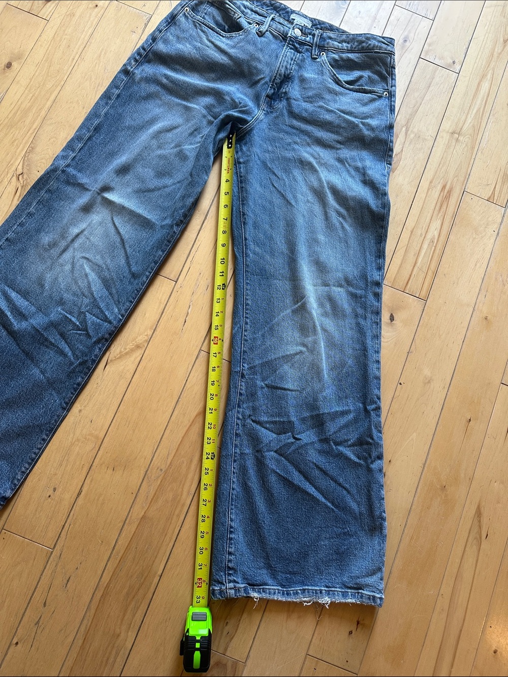 Good American Good Ease Mid Rise Wide-Leg Jeans in Washed Blue - Picture 4 of 5